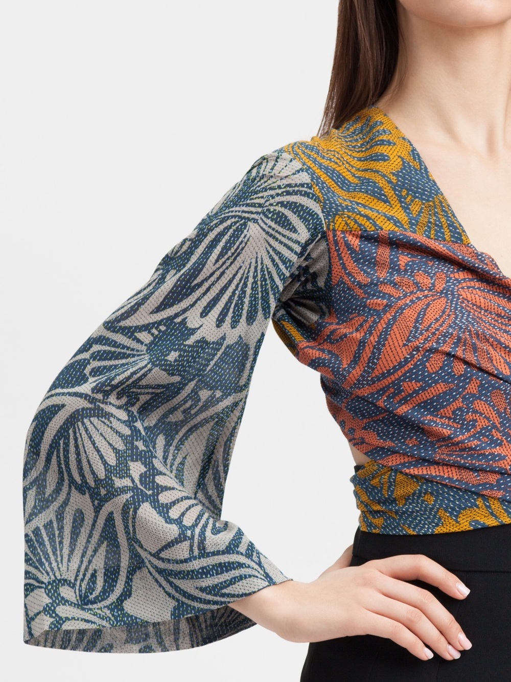 BCBGMaxAzria Rare 2 Piece Set Floral Vacation Festival Wide Leg Pants & Tie Top - Picture 3 of 15